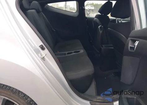 2017 Hyundai Veloster Value Edition z USA, uszkodzony, nr VIN KMHTC6AD5HU322920